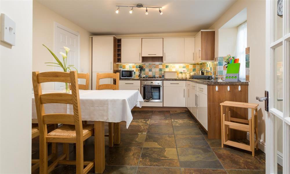 Вилла Woodside West Боунес-он-Уиндермер Экстерьер фото